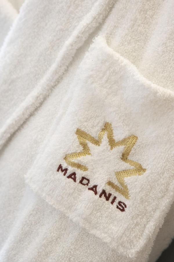 Hotel Madanis L'Hospitalet de Llobregat Exteriér fotografie